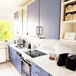 Apartment Penthouse Mit Sonnenterrasse - Zentral In *